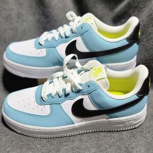 Women's Nike Air Force 1 '07  Size 7W